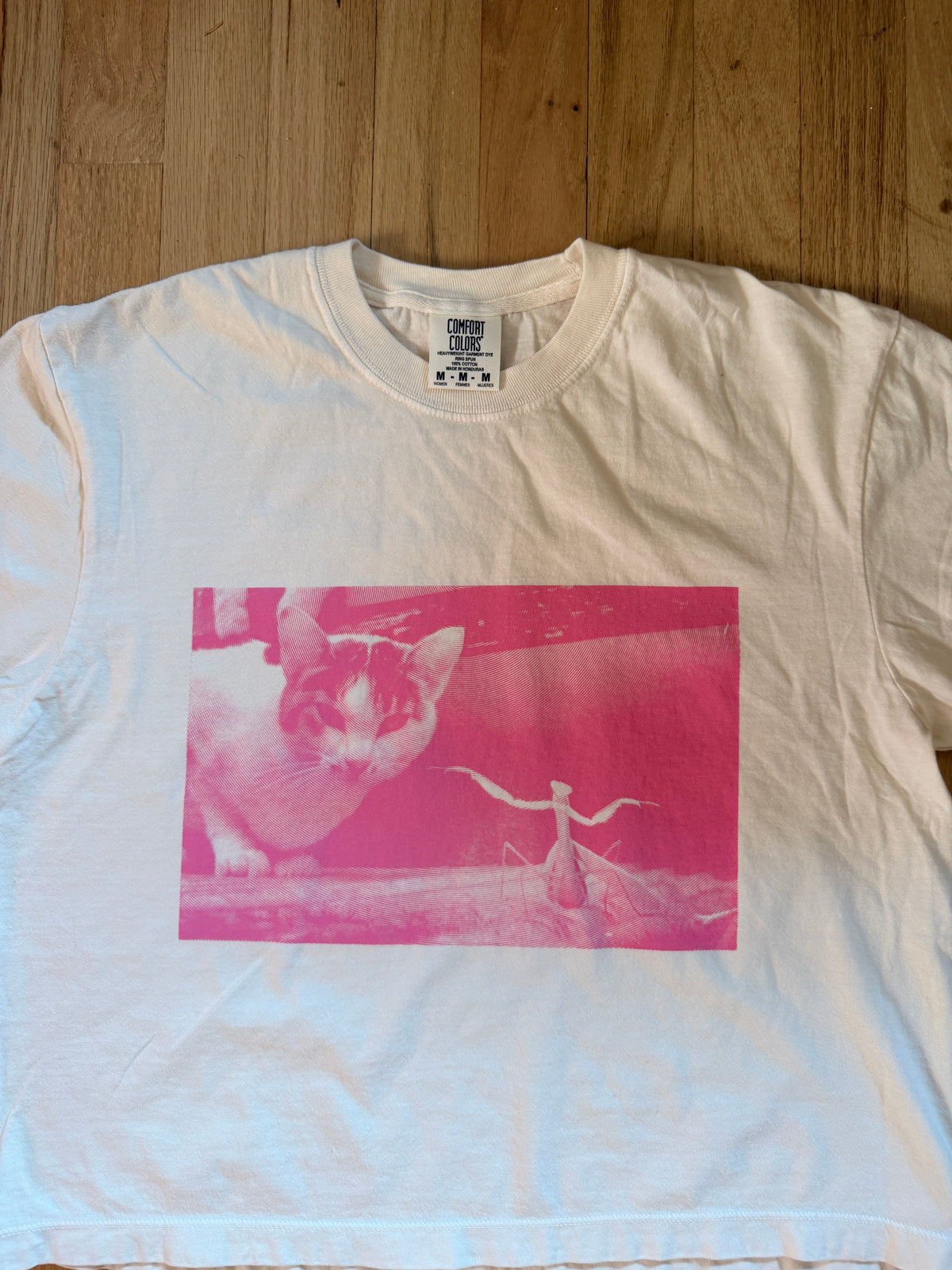 Women's Cropped Cat Mantis T-Shirt